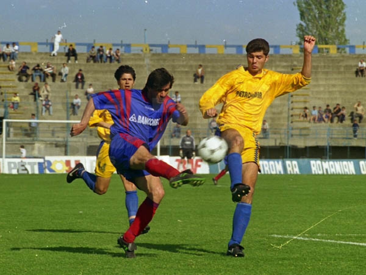 FOTO Ziua "Fiarei" » Cariera lui Marius Lăcătuş, ajuns la 49 de ani, în 30 de paşi