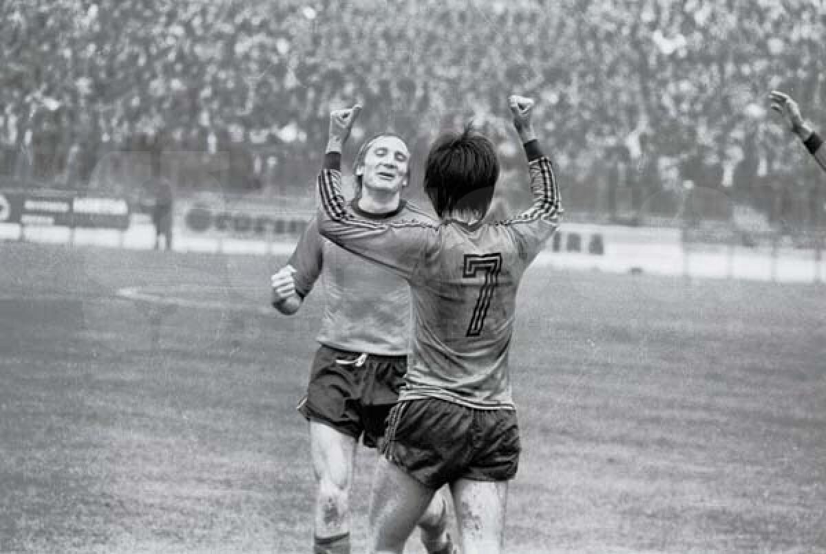 FOTO Ziua "Fiarei" » Cariera lui Marius Lăcătuş, ajuns la 49 de ani, în 30 de paşi