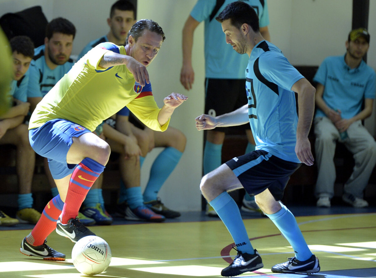 FOTO 24 îl face şi pe Reghe golgeter » Staff-ul Stelei a cîştigat un meci demonstrativ cu studenţi de la ASE