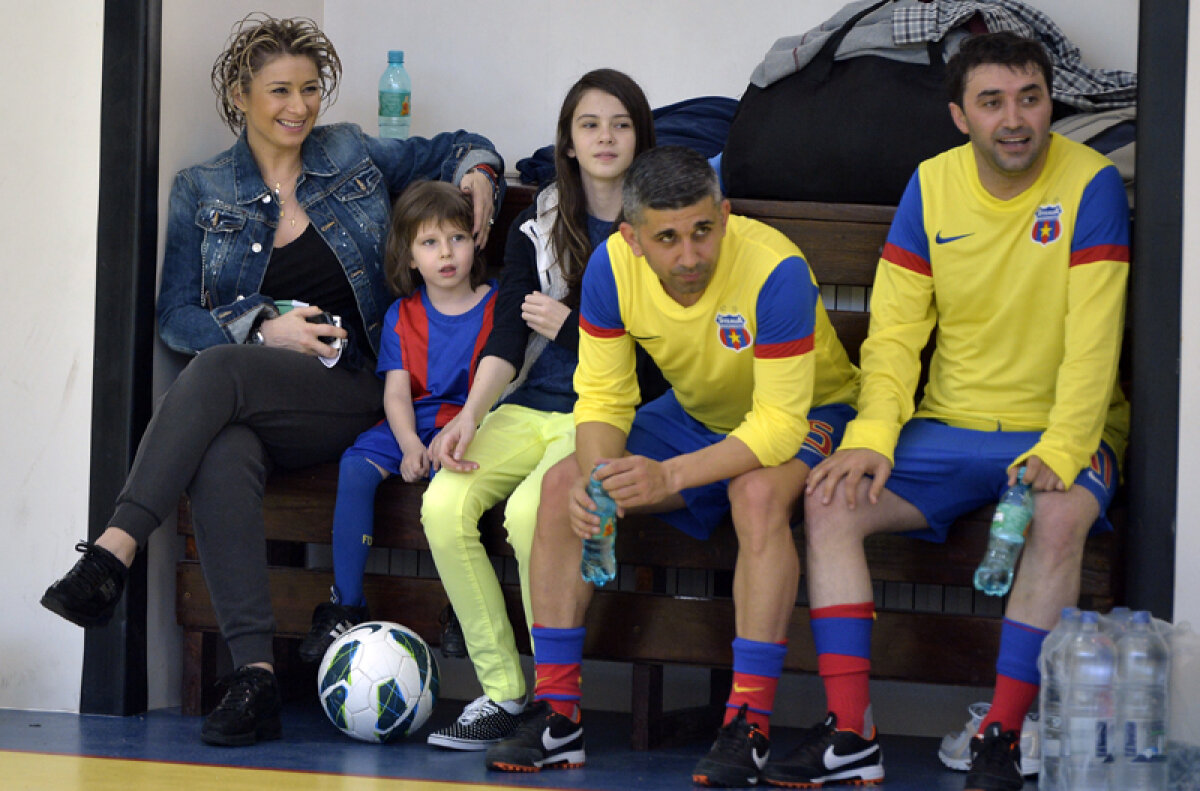 FOTO 24 îl face şi pe Reghe golgeter » Staff-ul Stelei a cîştigat un meci demonstrativ cu studenţi de la ASE