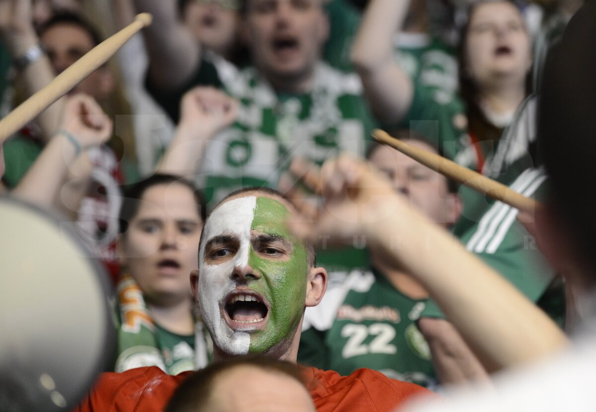 FOTO şi VIDEO Bătălia finală se dă la Veszprem » Oltchim a pierdut meciul tur cu Gyor, scor 22-24