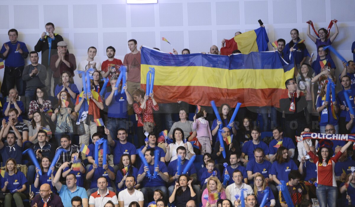 FOTO şi VIDEO Bătălia finală se dă la Veszprem » Oltchim a pierdut meciul tur cu Gyor, scor 22-24