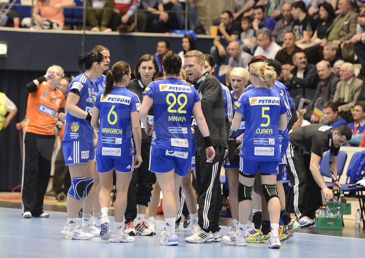 FOTO şi VIDEO Bătălia finală se dă la Veszprem » Oltchim a pierdut meciul tur cu Gyor, scor 22-24