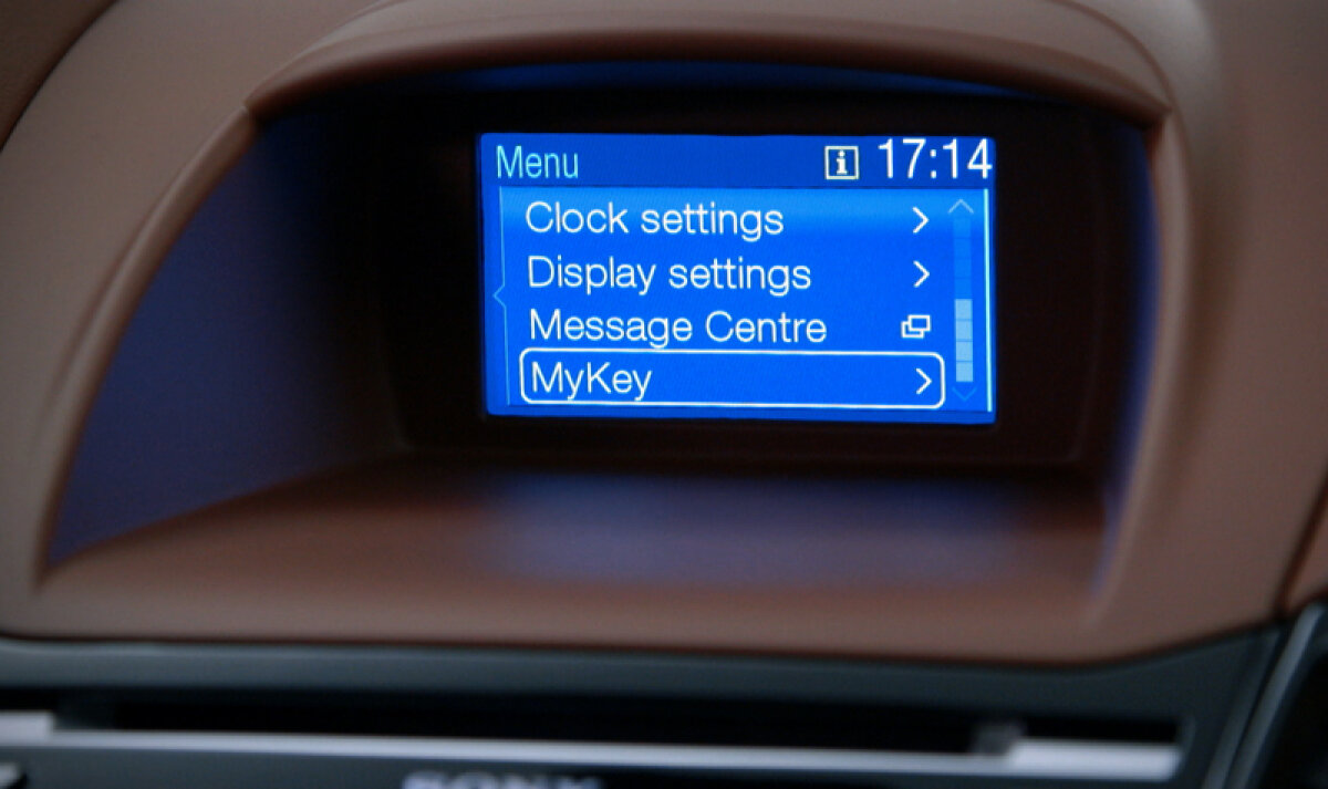 FOTO Smartcar » Ford Fiesta a primit un facelift burduşit cu tehnologie de vîrf