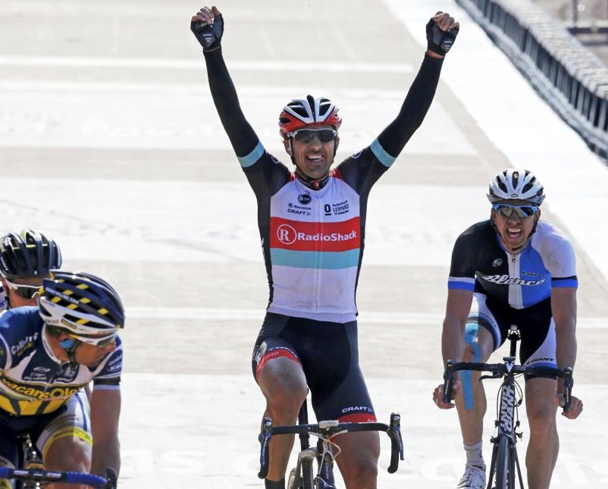 GALERIE FOTO Fabian Cancellara l-a egalat pe Merckx: "În Roubaix, am sacrificat fiecare picătură de energie"