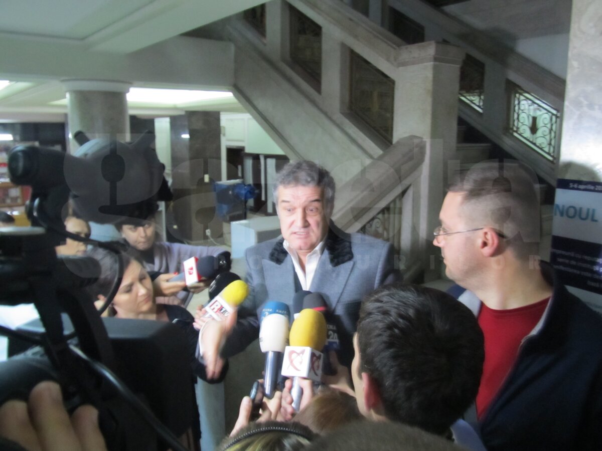 FOTO UPDATE Încă o amînare în "Dosarul Terenurilor MApN" » Gigi Becali poate afla verdictul pe 16 aprilie