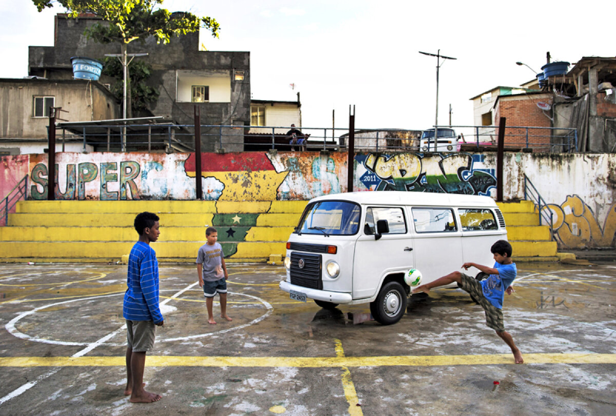FOTO În jurul lumii » A doua parte a expediţiei făcute de TopGear pe cele şase continente ale planetei