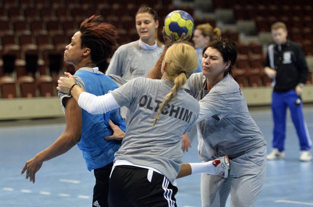 FOTO Scheme în viteză » Oltchim a efectuat antrenamentul oficial dinaintea meciului cu Gyor