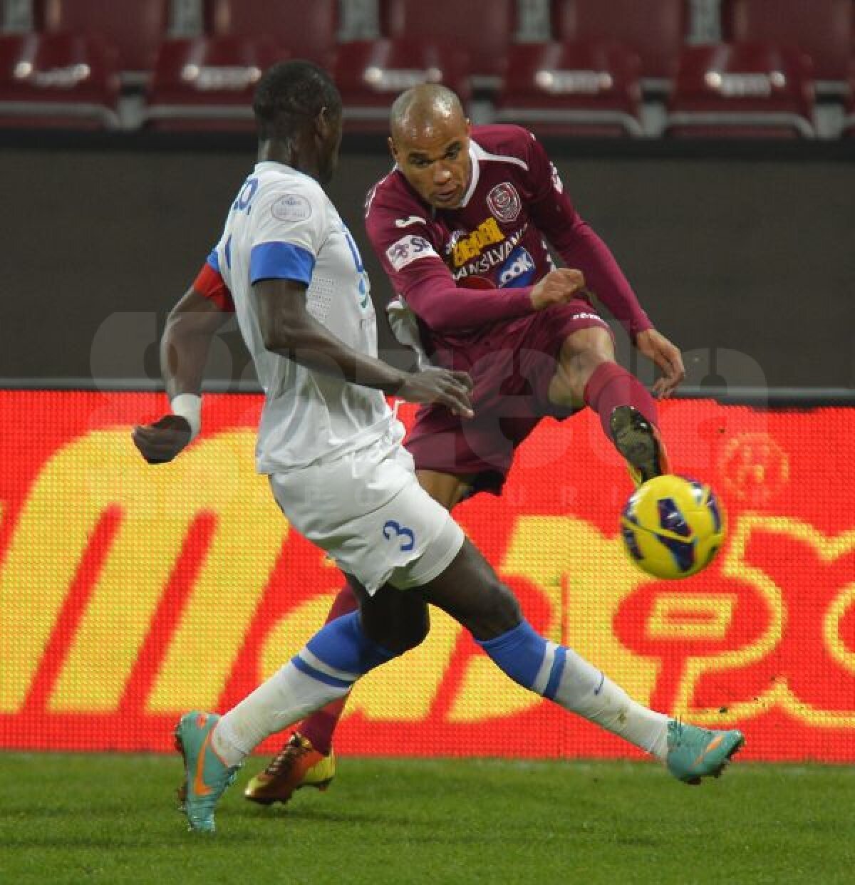 VIDEO+FOTO Cu frîna de mînă trasă » CFR Cluj ajunge la 9 meciuri fără victorie în 2013, după 2-3 cu Pandurii