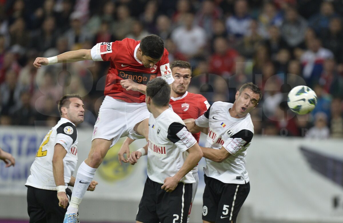 FOTO şi VIDEO Dinamo - U Cluj 1-1 » "Cîinii" au ratat şansa de a urca pe podium