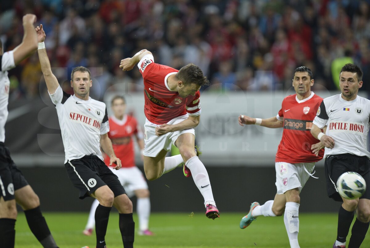 FOTO şi VIDEO Dinamo - U Cluj 1-1 » "Cîinii" au ratat şansa de a urca pe podium
