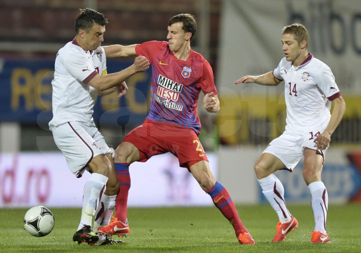 FOTO şi VIDEO Bourceanu a salvat un punct pentru lider » Rapid - Steaua 1-1, după un derby umbrit de incidente