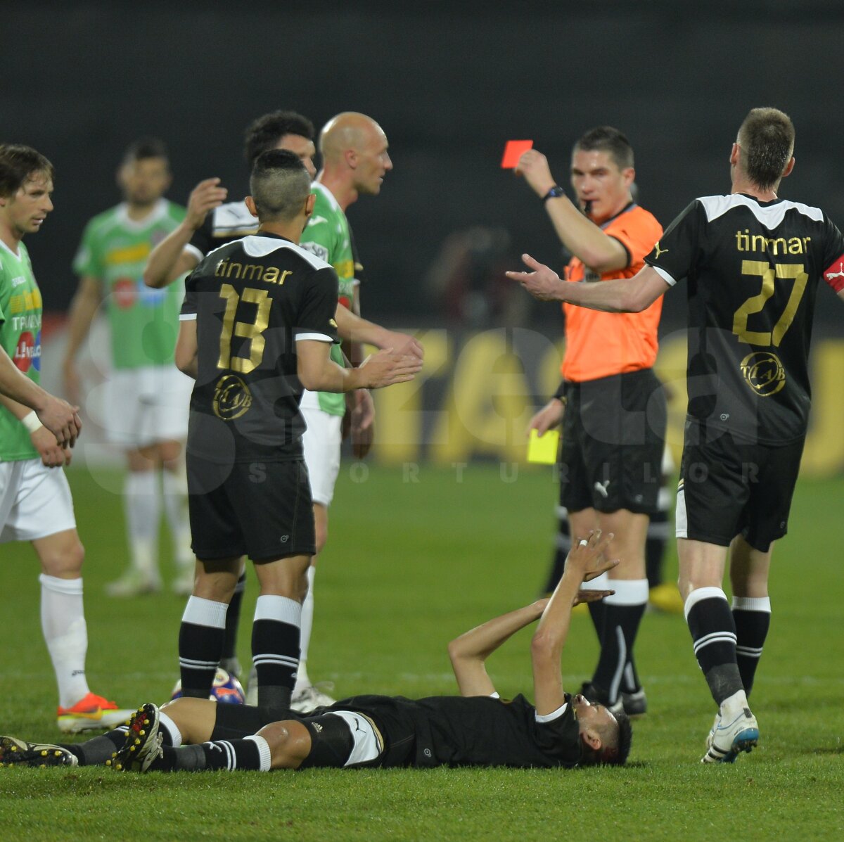 CFR Cluj - Astra Giurgiu 0-0 » Oaspeţii nu au reuşit să cîştige deşi au jucat în superioritate din minutul 30