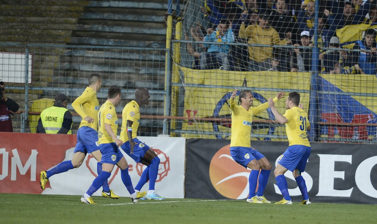 FOTO Oţelul - Petrolul 0-3 » Ca şi calificaţi în finala Cupei României