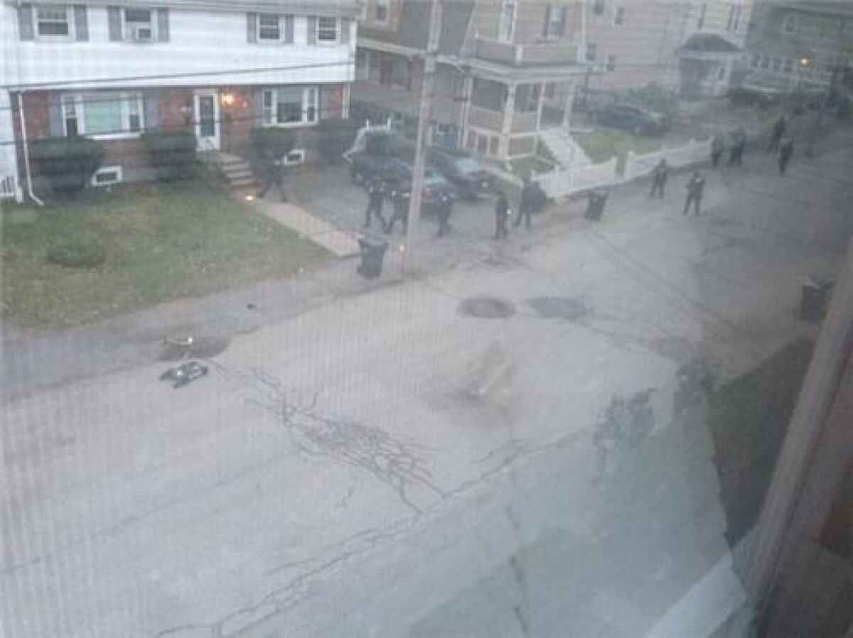 UPDATE » A fost prins şi cel de-al doilea suspect al atacului de la maratonul din Boston! Este în viaţă, în custodia Poliţiei din Boston