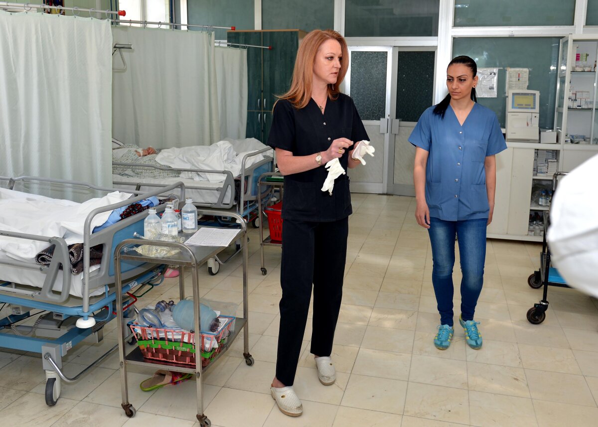 FOTO Ioana Simion şi Alexandra Mirea, între medicină şi karate