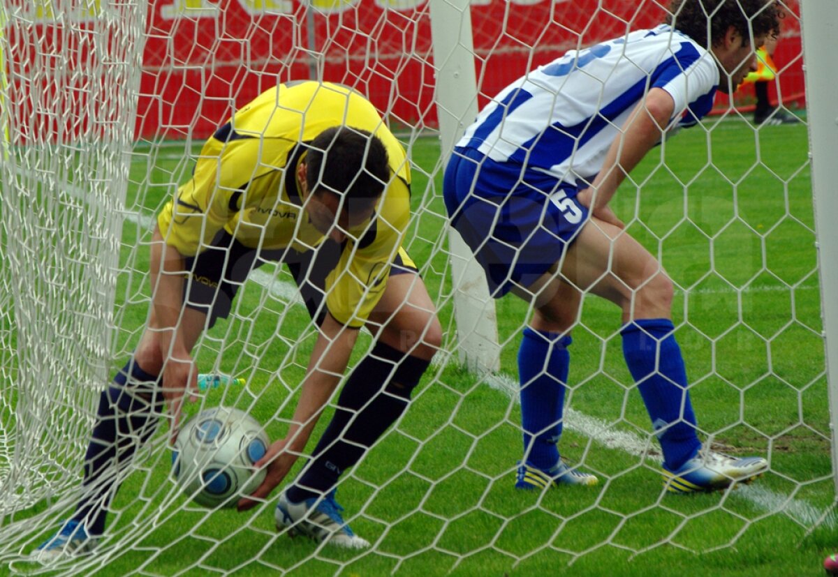 GALERIE FOTO Marius Avram, supervizat de tatăl său şi de Alexandru Deaconu la Otopeni - Brăila, scor 2-1