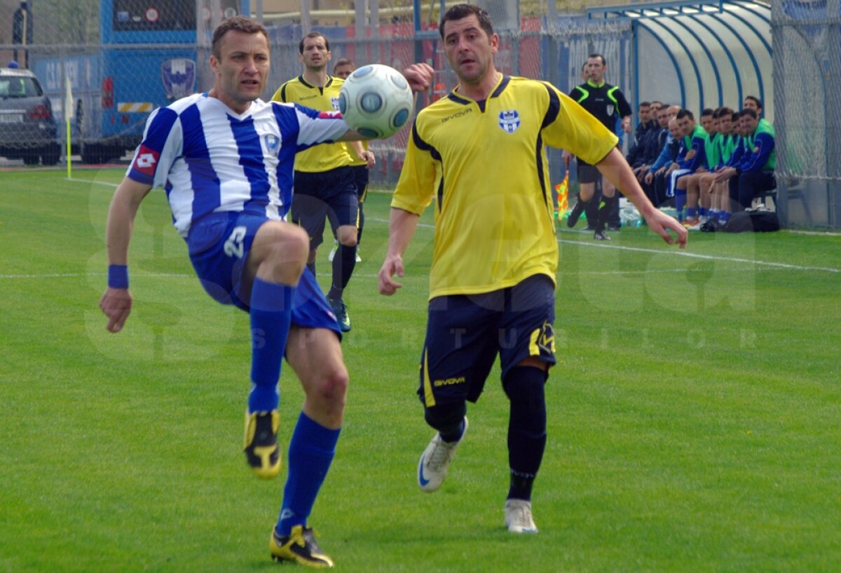 GALERIE FOTO Marius Avram, supervizat de tatăl său şi de Alexandru Deaconu la Otopeni - Brăila, scor 2-1