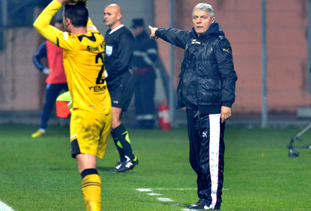 A 31-a schimbare de antrenori în actualul sezon » Cît primeşte Cîrţu ca să salveze Iaşiul