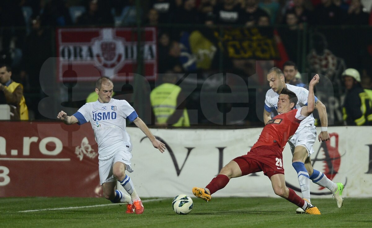FOTO şi VIDEO Pandurii - Dinamo 2-0 » Gorjenii au făcut un pas important spre ocuparea unui loc de Europa League