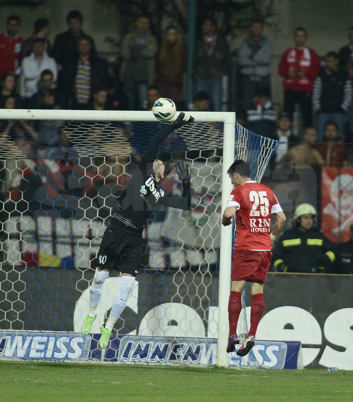 FOTO şi VIDEO Pandurii - Dinamo 2-0 » Gorjenii au făcut un pas important spre ocuparea unui loc de Europa League