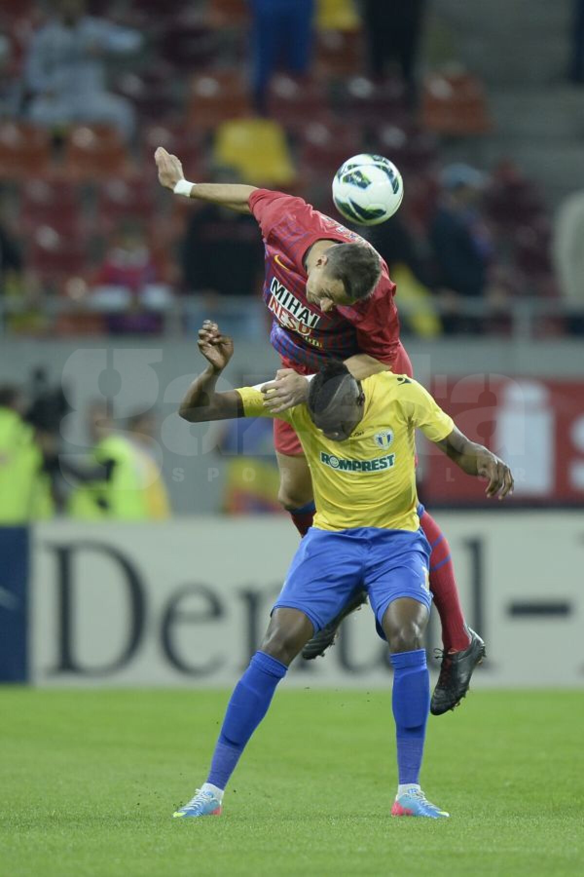 VIDEO+FOTO Petrolul blochează Steaua » Ploieştenii obţin un egal pe Naţional Arena, 2-2