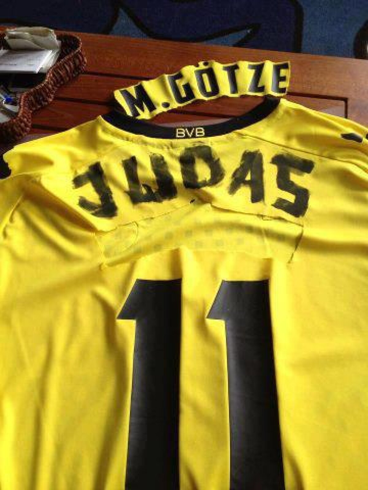 VIDEO şi FOTO Mutarea lui Gotze la rivala Bayern stîrneşte reacţii dure din partea fanilor Borussiei