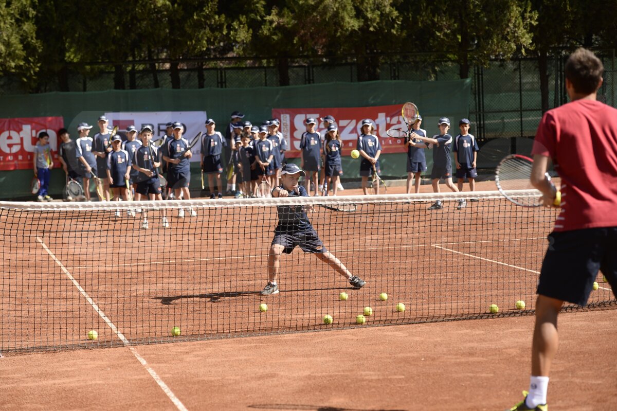 Lecţie de tenis cu Copil şi Crivoi la Kids Day Gazeta Sporturilor 2013