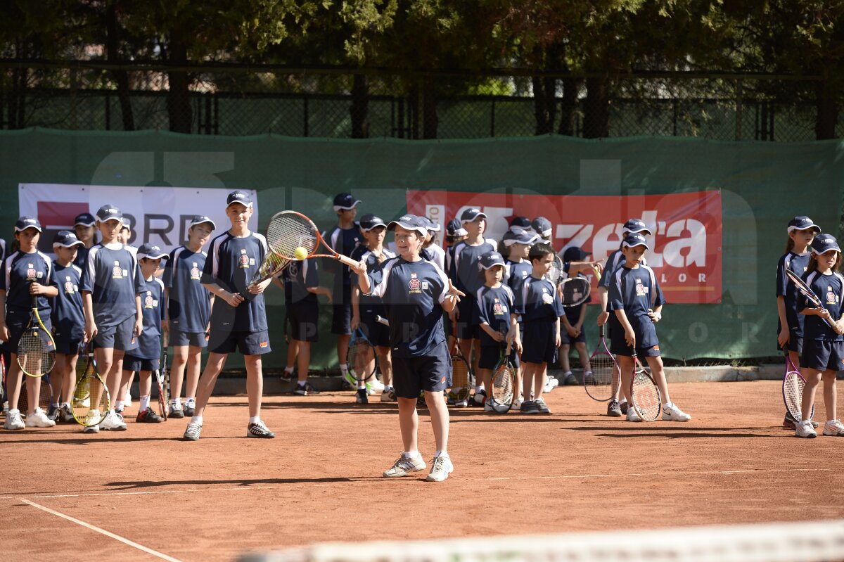 Lecţie de tenis cu Copil şi Crivoi la Kids Day Gazeta Sporturilor 2013