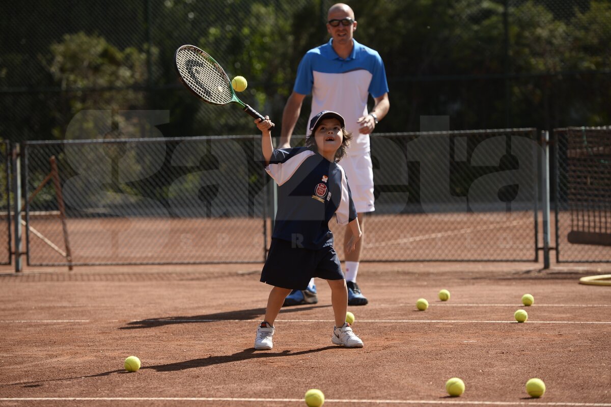 Lecţie de tenis cu Copil şi Crivoi la Kids Day Gazeta Sporturilor 2013