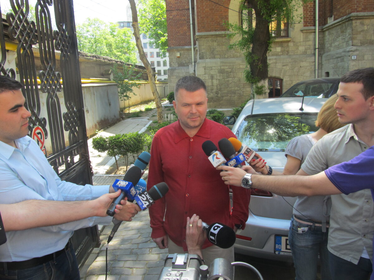 FOTO UPDATE Jucătorii Sportului vor da declaraţii la Poliţie! Şiman, glume cu ziariştii: "Plecaţi acasă că vine Paştele!"