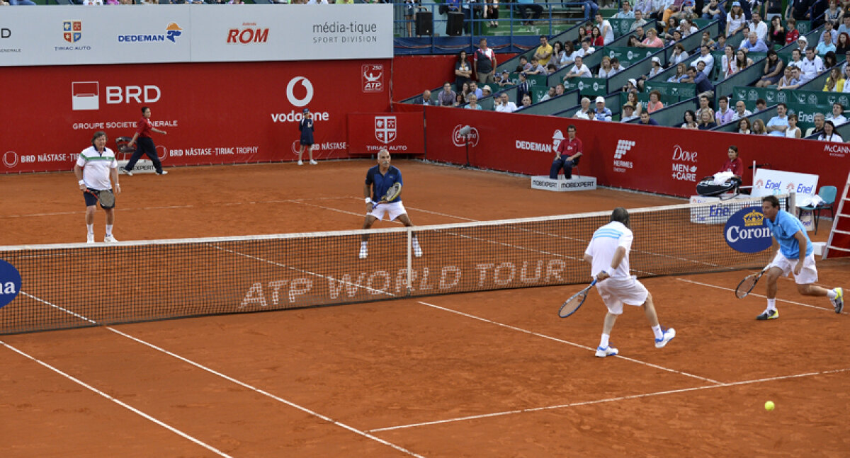 FOTO Show la 30 de grade! » Demonstraţie de tenis-spectacol între patru legende a sportului alb