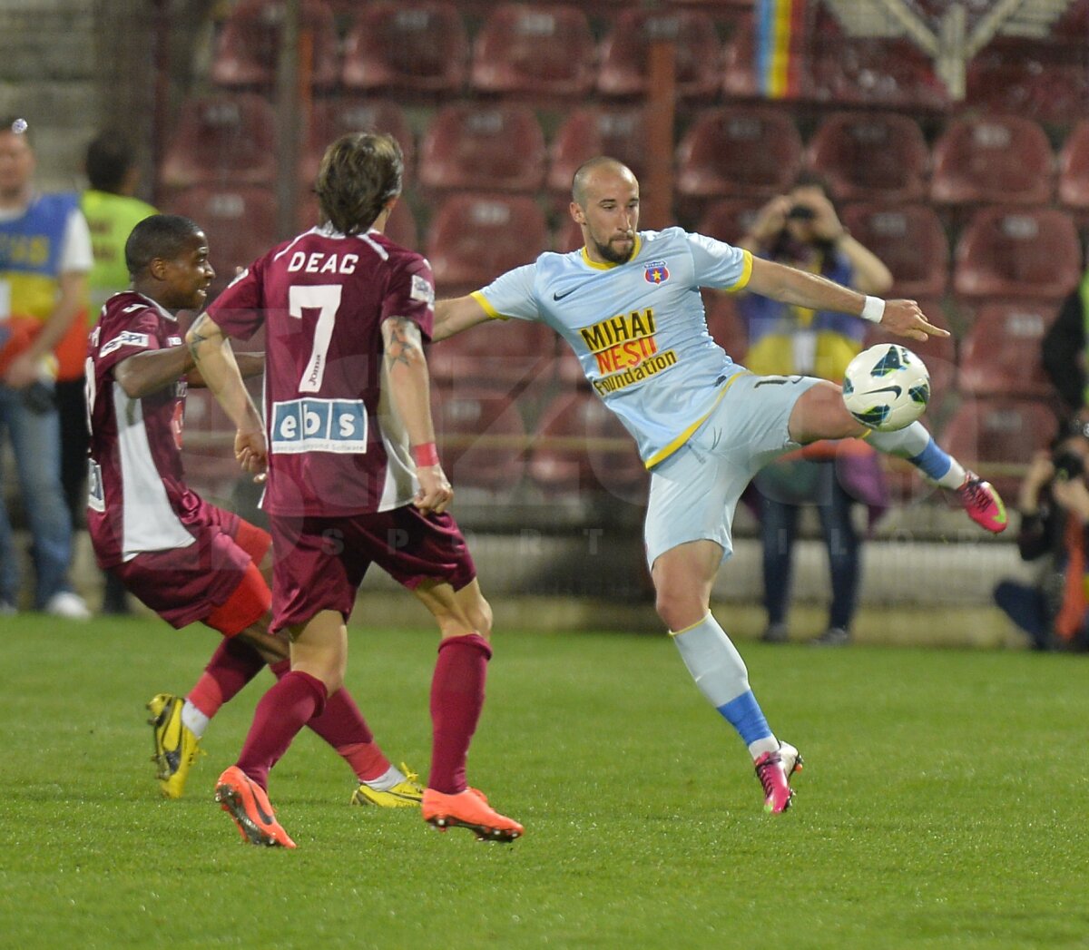 FOTO şi VIDEO » CFR - Steaua 0-0. Gazdele nu i-au mai învins pe stelişti din 2005