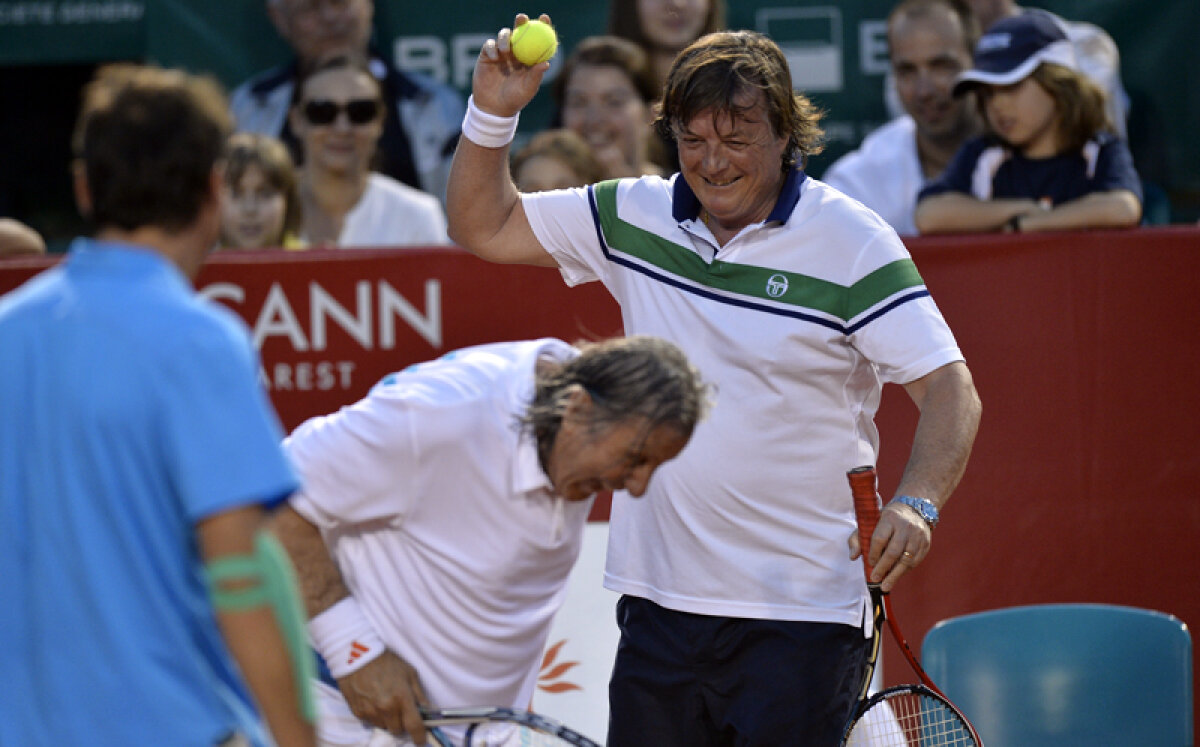 FOTO Spectacol cu patru stele » Panatta, Bahrami, Năstase şi Pavel au făcut show în meciul demonstrativ