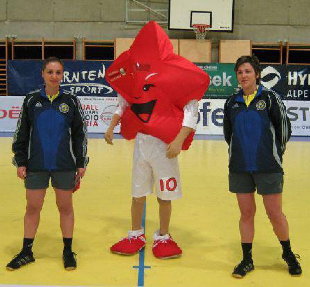 Arbitrajul feminin e la înălţime » Două brigăzi din România vor conduce finalele de Liga Campionilor la handbal şi fotbal feminin