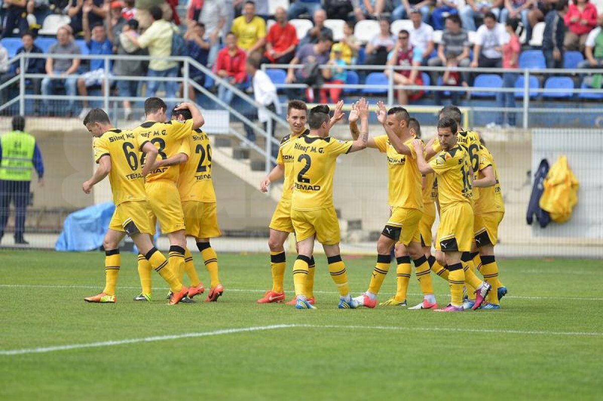 VIDEO&FOTO Serie întreruptă » După 7 meciuri fără înfrîngere, Rapid a cedat la Braşov, 0-2