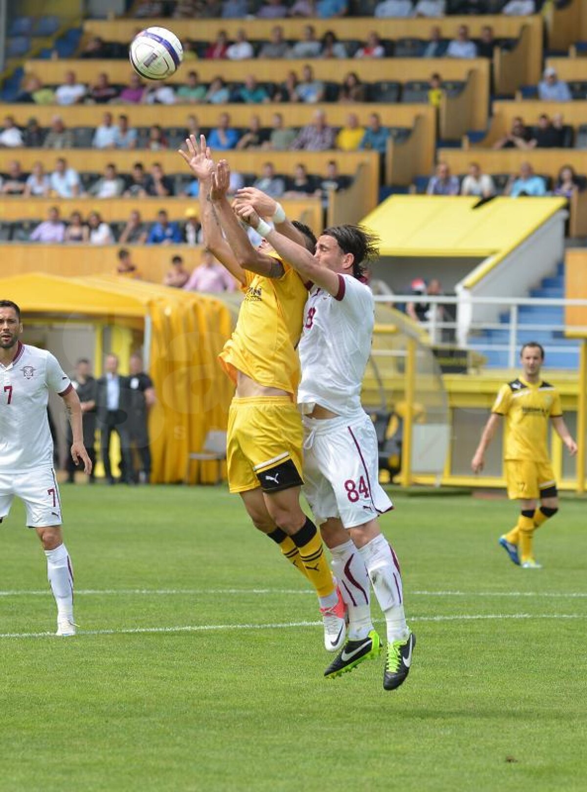 VIDEO&FOTO Serie întreruptă » După 7 meciuri fără înfrîngere, Rapid a cedat la Braşov, 0-2