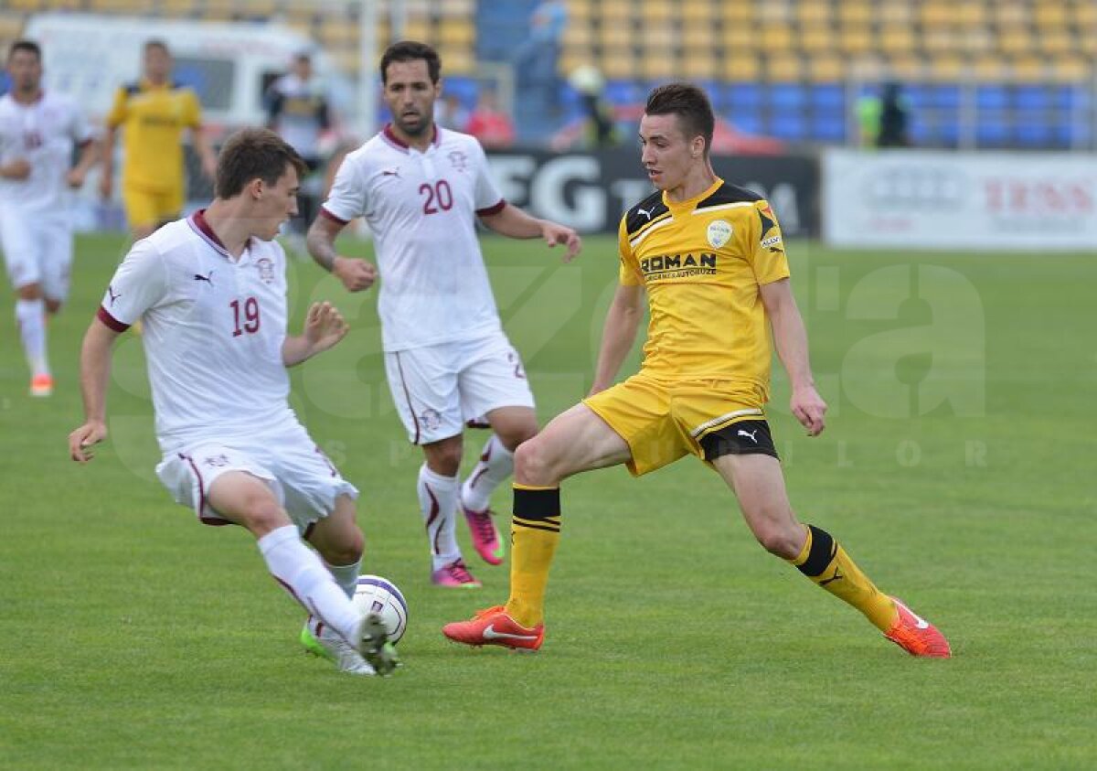 VIDEO&FOTO Serie întreruptă » După 7 meciuri fără înfrîngere, Rapid a cedat la Braşov, 0-2