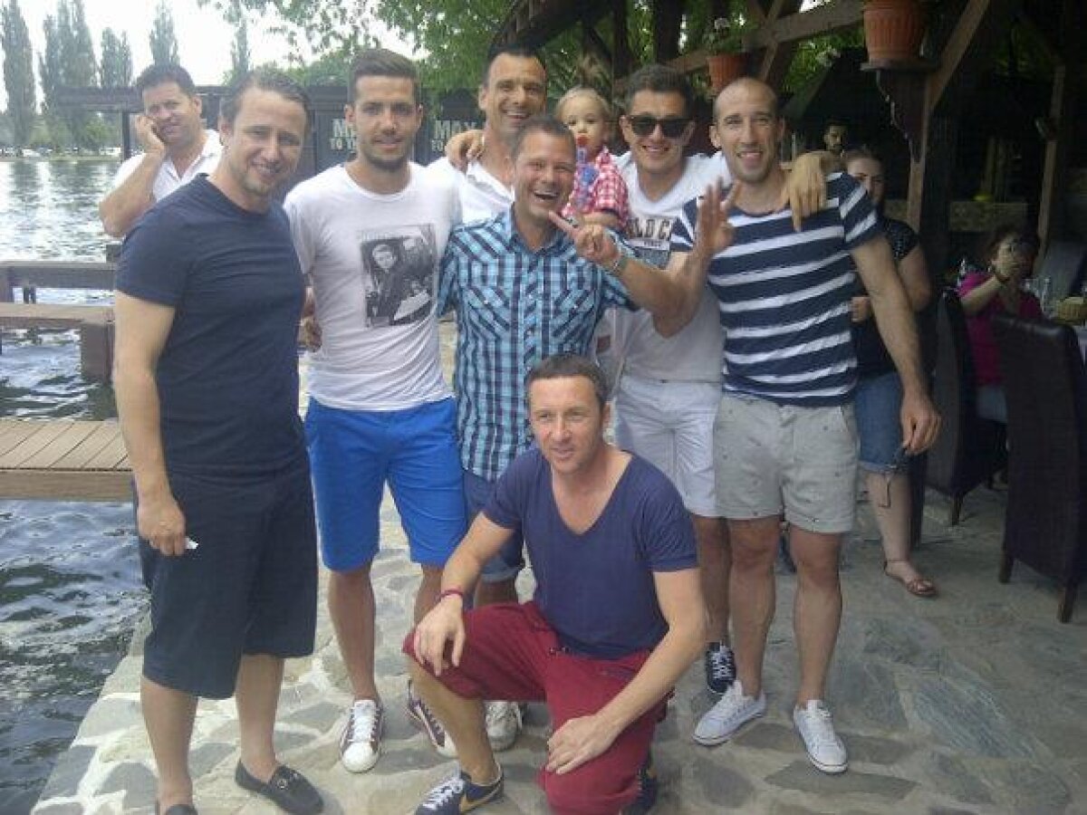 GALERIE FOTO  Petrecere pe malul lacului » Steliştii au sărbătorit la Snagov titlul 24