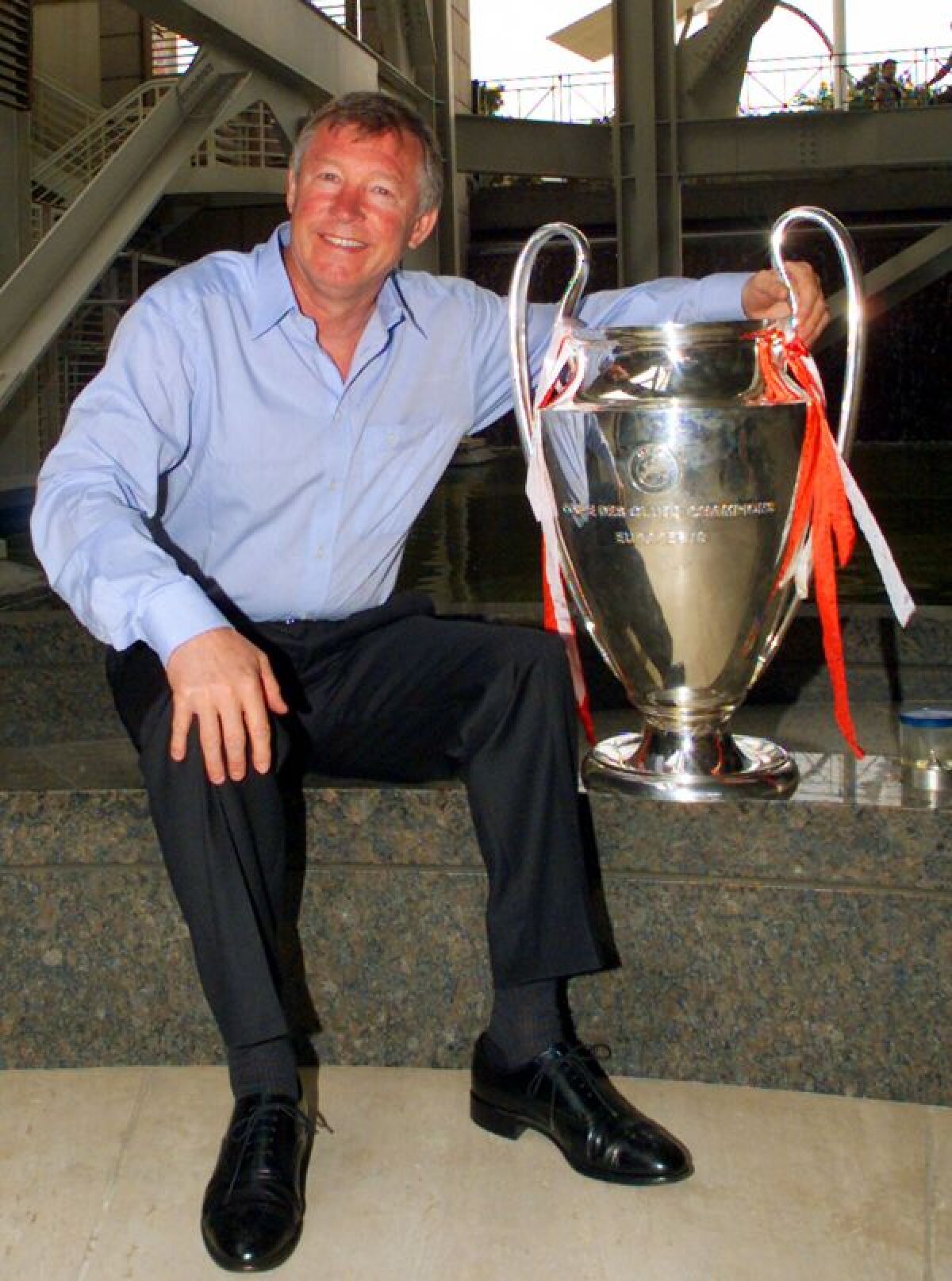 FOTO Thank you, Majesty! » Ferguson părăseşte scena cu 49 de trofee ca antrenor. Trei mai puţin decît Steaua în 66 de ani de existenţă!