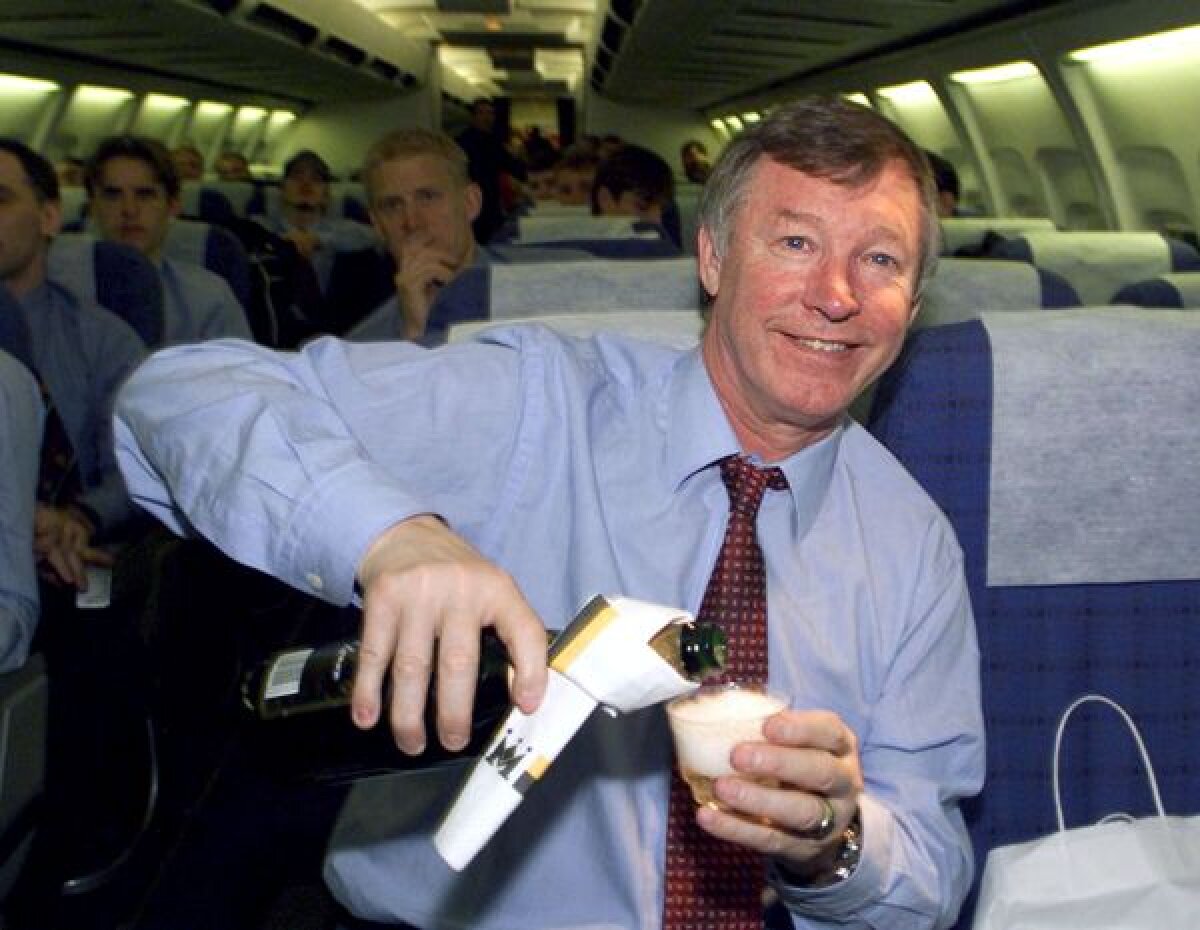 FOTO Thank you, Majesty! » Ferguson părăseşte scena cu 49 de trofee ca antrenor. Trei mai puţin decît Steaua în 66 de ani de existenţă!