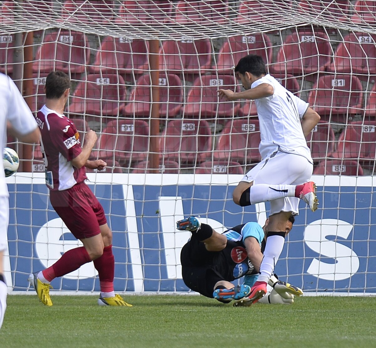 FOTO şi VIDEO CFR Cluj - CS Severin 1-3 » Evoluţie de excepţie a lui Florin Costea