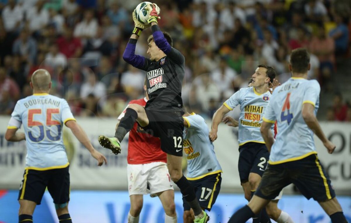 FOTO&VIDEO Aduceţi-le adversari! Roş-albaştrii îi îndepărtează pe "cîini" de Europa League » Dinamo - Steaua 0-2