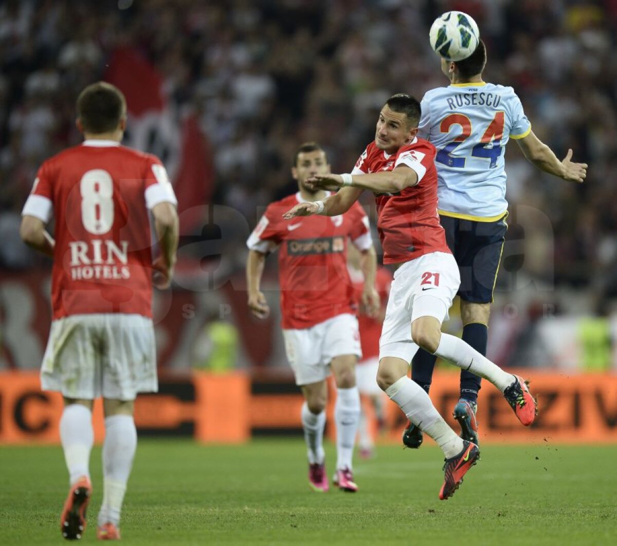 FOTO&VIDEO Aduceţi-le adversari! Roş-albaştrii îi îndepărtează pe "cîini" de Europa League » Dinamo - Steaua 0-2