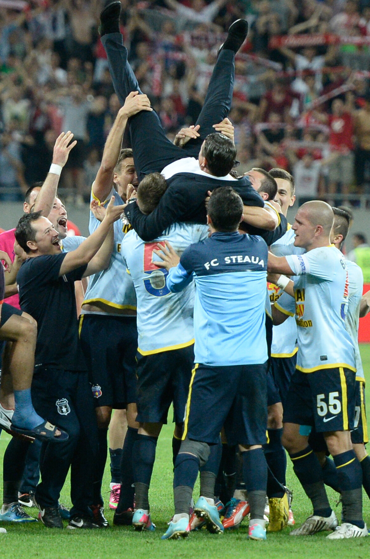 VIDEO Făcuseră din Ţînţar armăsar » Steaua şi-a îndeplinit şi ultimul obiectiv al sezonului: 2-0 cu Dinamo