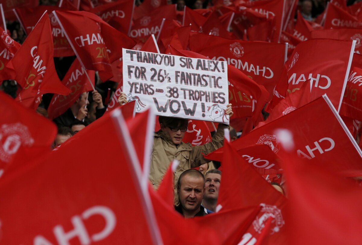 VIDEO şi FOTO Imagini impresionante » Ultimul meci al lui Ferguson pe Old Trafford a fost de neuitat