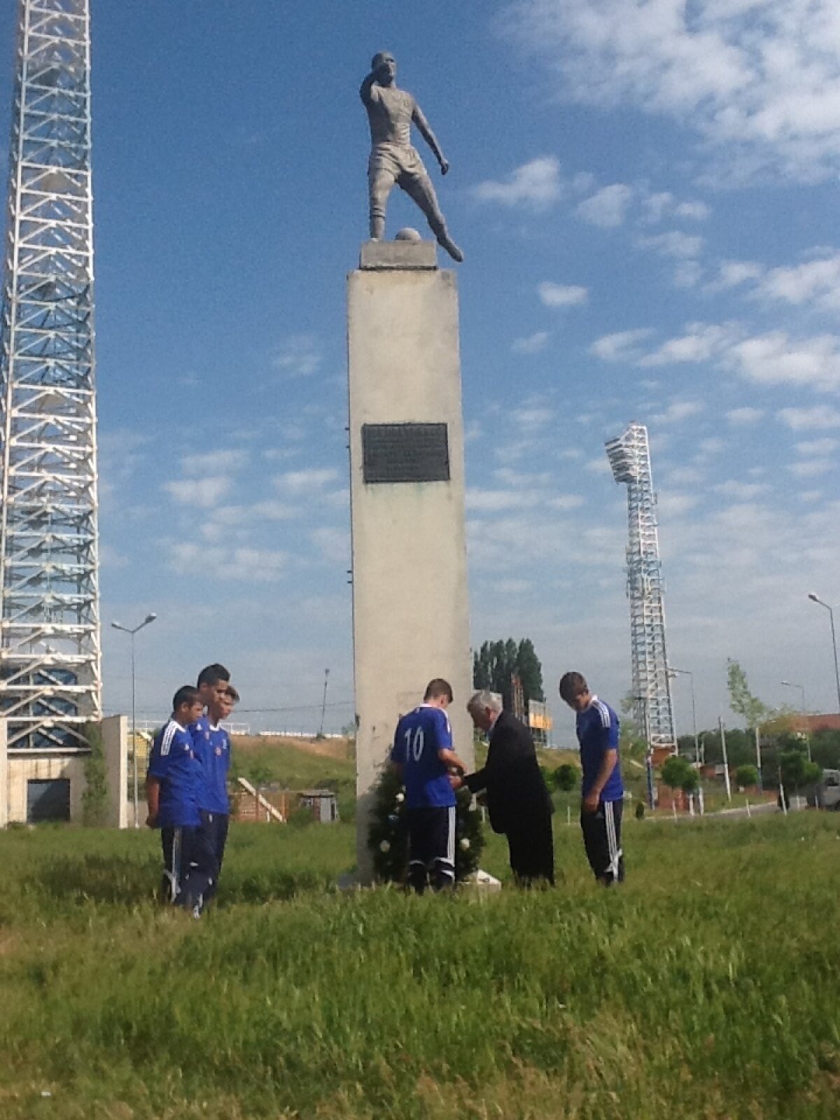 FOTO şi VIDEO Zi importantă pentru fanii Universităţii Craiova » Ion Oblemenco ar fi împlinit astăzi 68 de ani