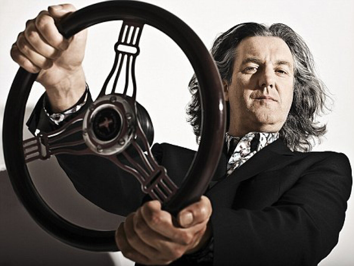 A apărut TopGear de mai » "Captain Slow" înţeapă Porsche şi dezvăluie misterul ştergătorului de lunetă