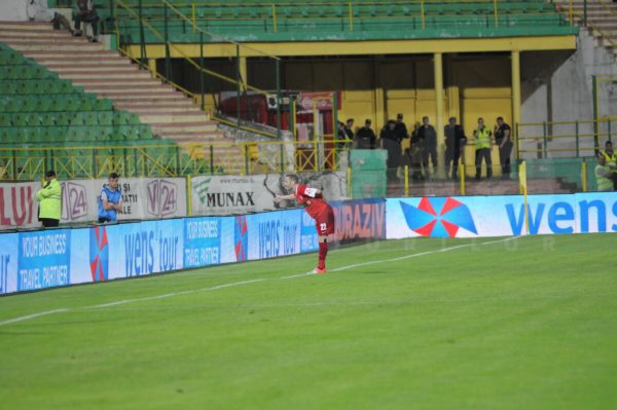 VIDEO+FOTO 7 la rînd » Vasluiul îngenunchează din nou Dinamo, 4-1, şi Europa mai e doar un vis pentru "cîini"