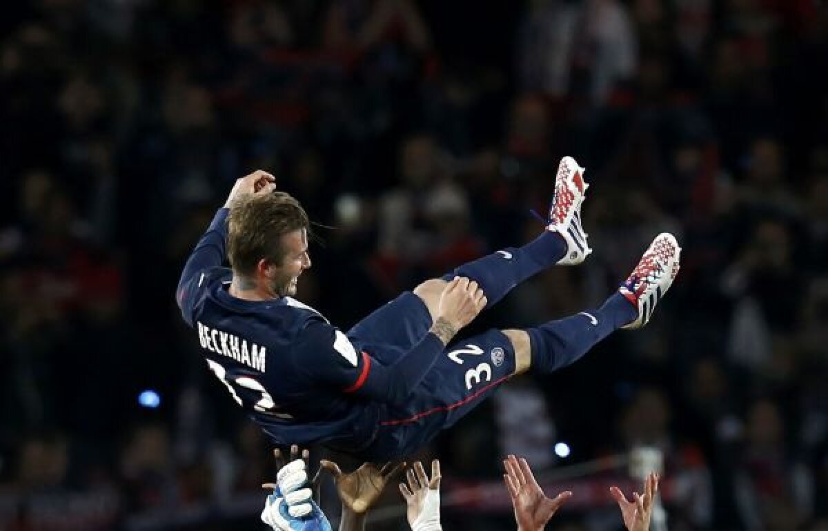 VIDEO+FOTO End it like Beckham » Superstarul englez s-a retras şi a izbucnit în lacrimi la ultimul meci de acasă al lui PSG